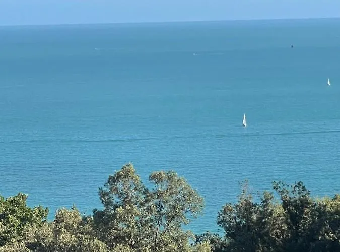 Un Sogno Nel Golfo Dei Poeti New *